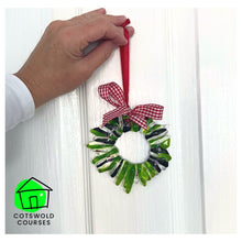 Load image into Gallery viewer, Glass Wreath ☆ Taster Workshop
